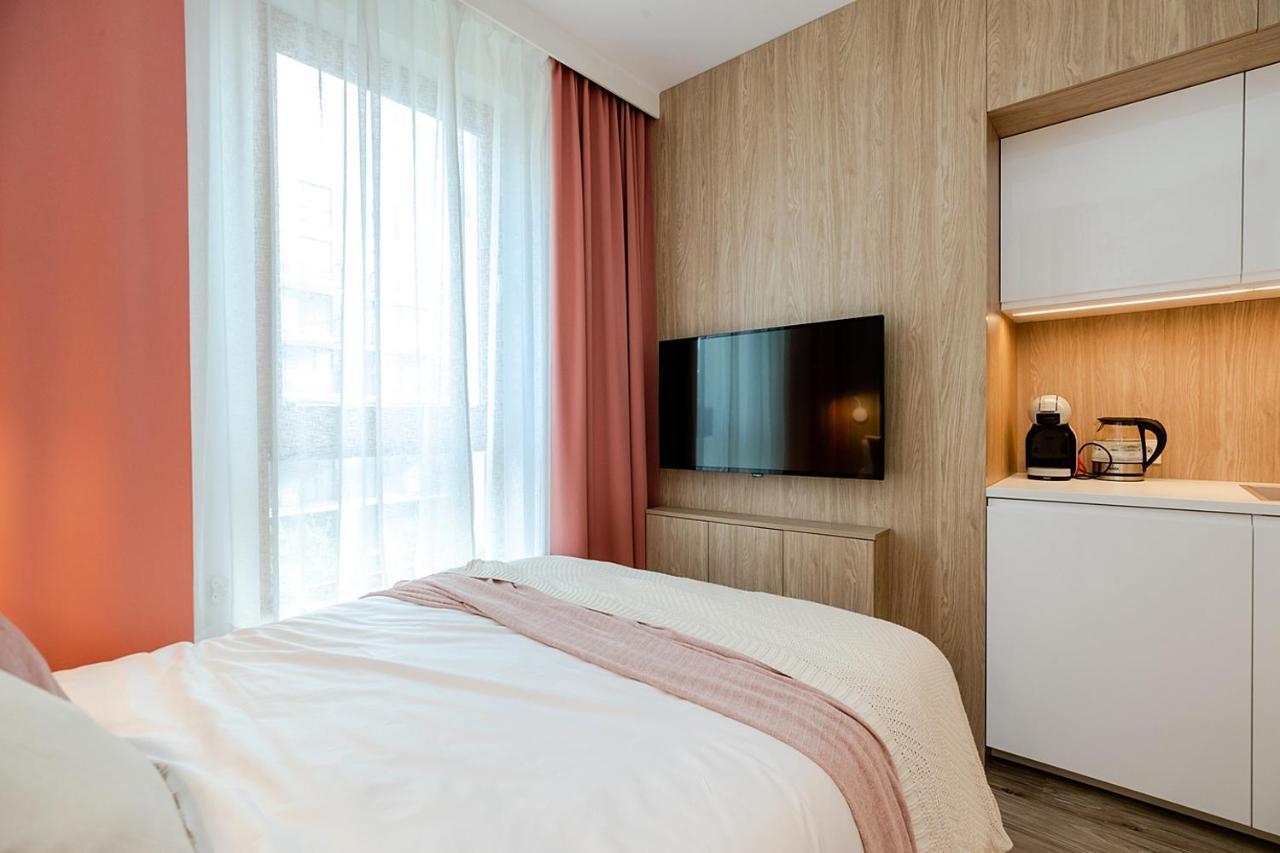 Studio Wola Apartament Kasprzaka - Wifi + Smart Tv Varsavia Esterno foto