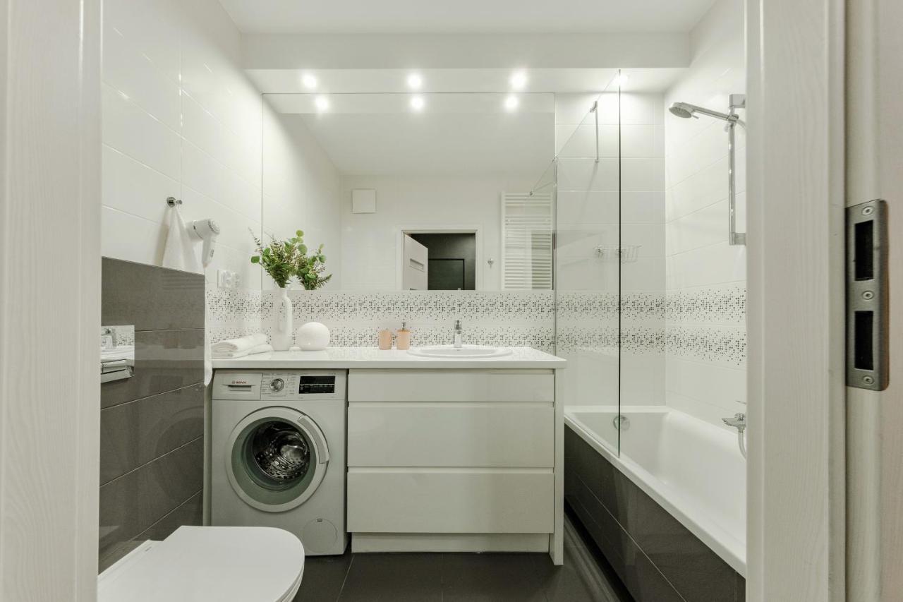 Studio Wola Apartament Kasprzaka - Wifi + Smart Tv Varsavia Esterno foto